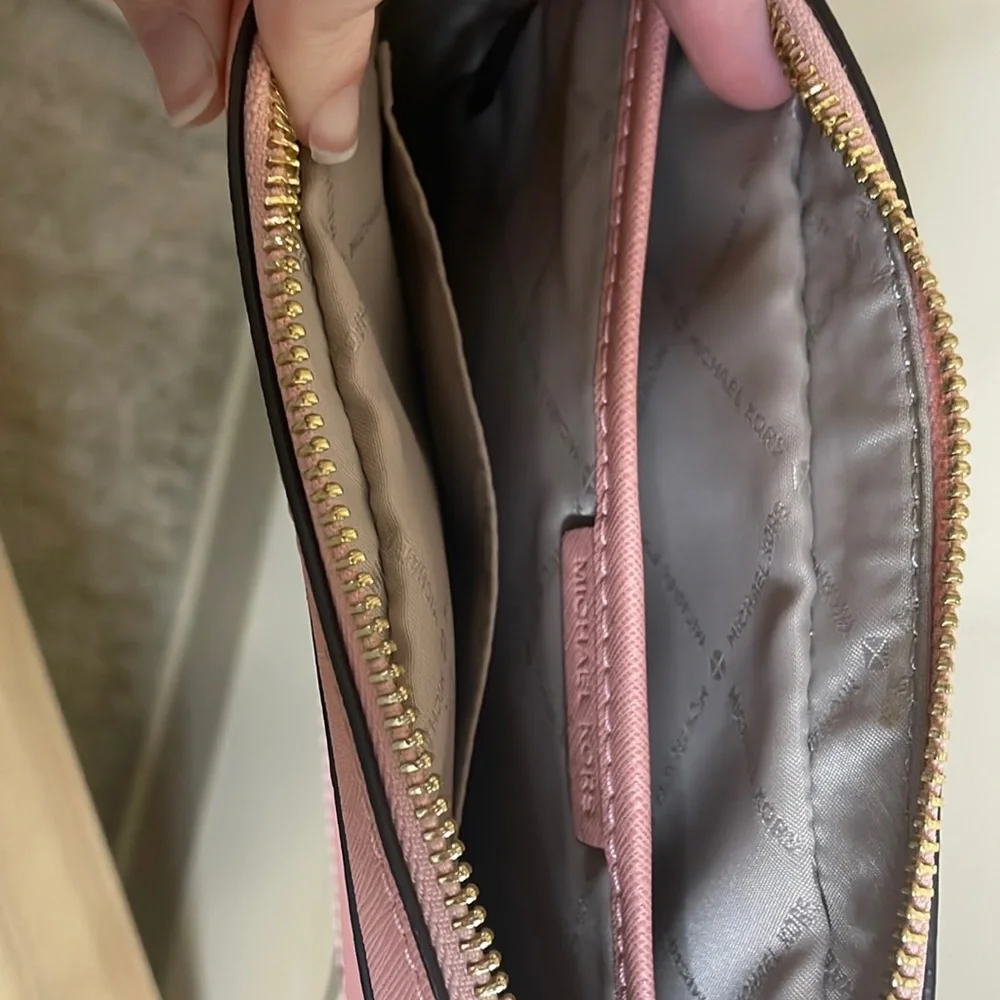 Michael Kors East West Zip Crossbody